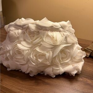 BNIP Snap close floral clutch bag-white